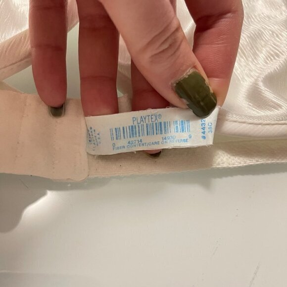 Vintage Playtex Women's White Thick Padded Strap Underwire Modest Bra Size 38C - Picture 2 of 8